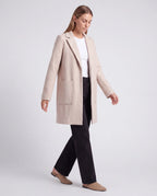 Hadley Coatigan – Oatmeal, walking three-quarter view