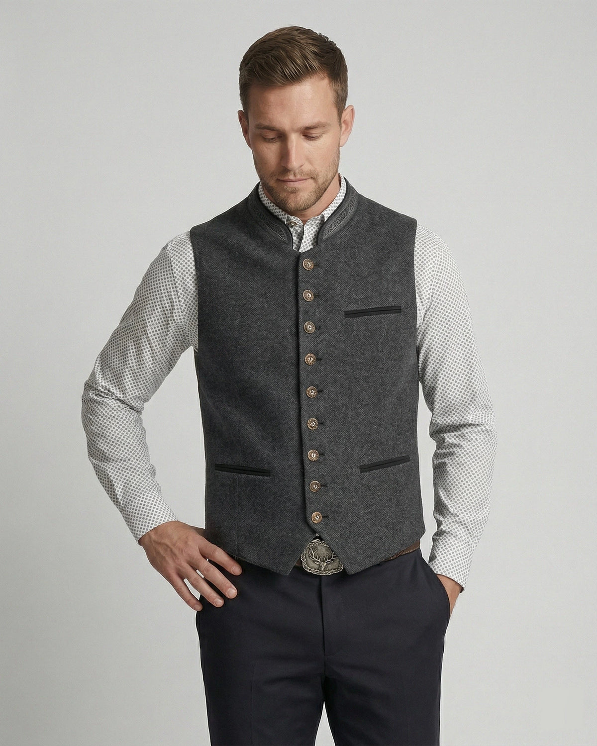 Men's Stand Collar Wool Waistcoat with Embroidered Trim – Brooks