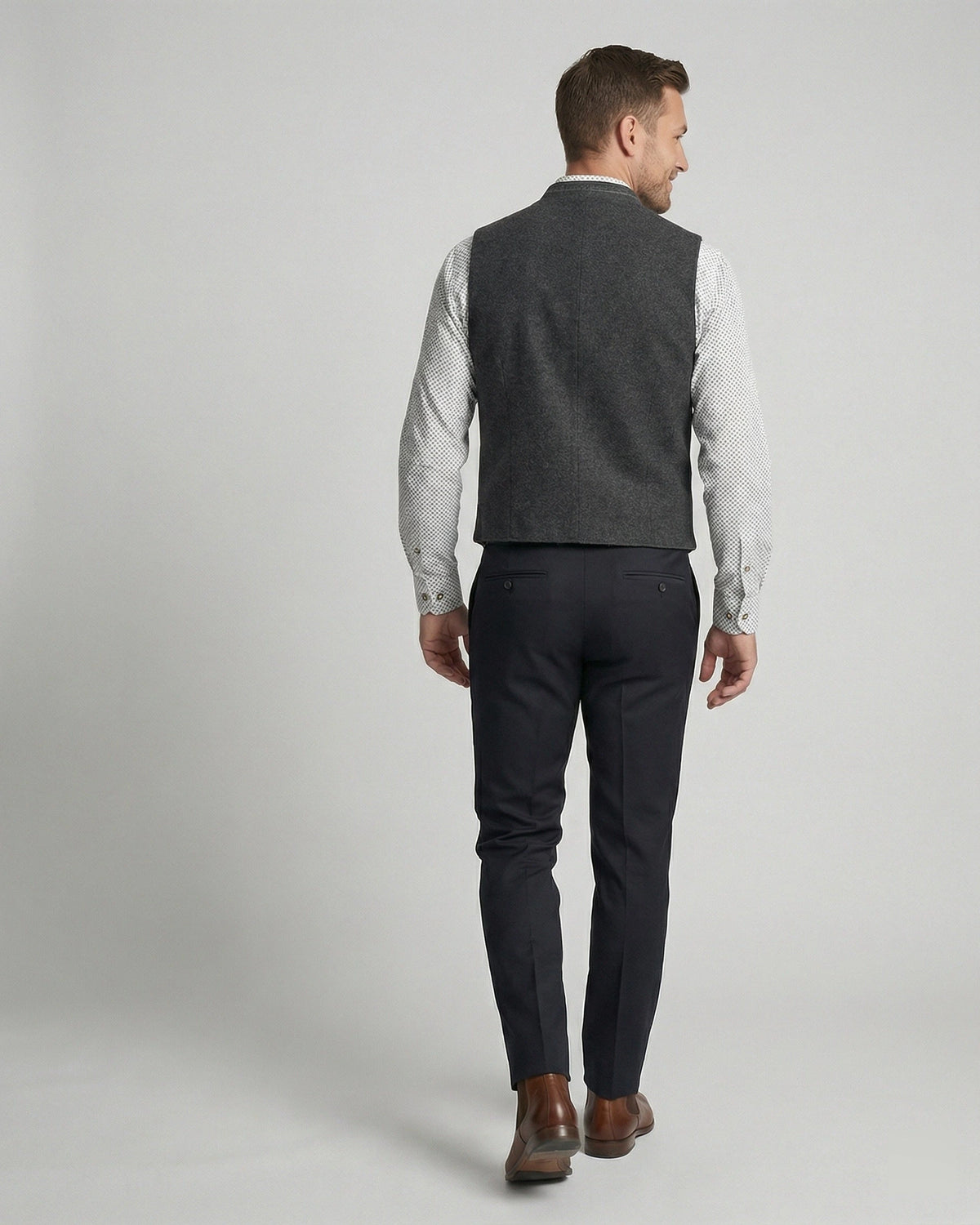 Men's Stand Collar Wool Waistcoat with Embroidered Trim – Brooks