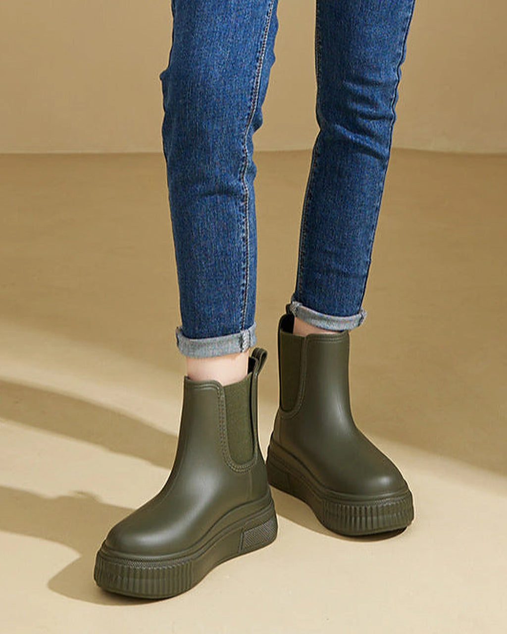 Women's Chunky Platform Chelsea Boots with Elastic Side Panels – Nadia Grey