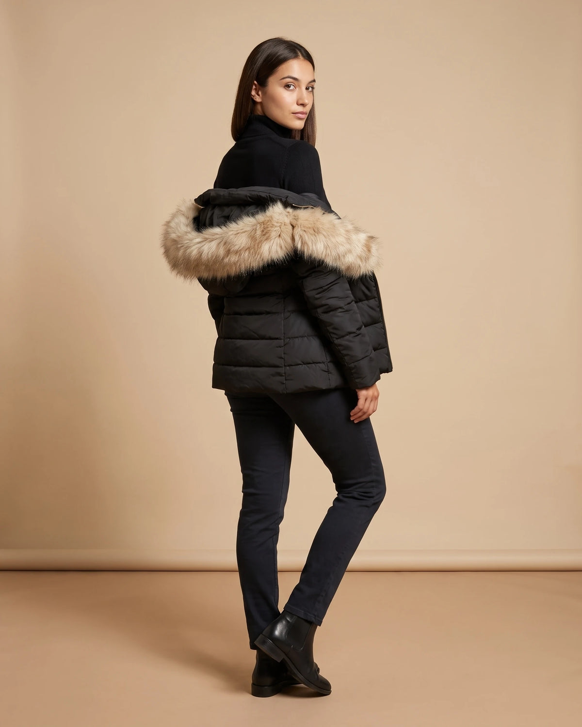 Women's Puffer Jacket with Faux Fur Hood and Zip Pockets, Fitted – Tamsin