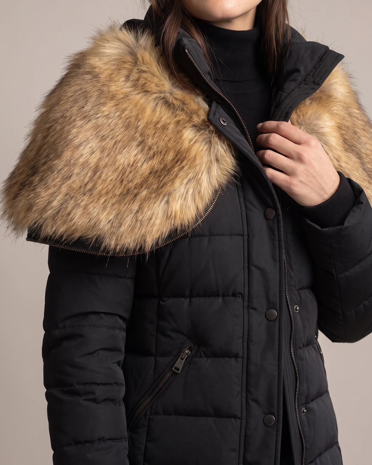 Women's Puffer Jacket with Faux Fur Hood and Zip Pockets, Fitted – Tamsin