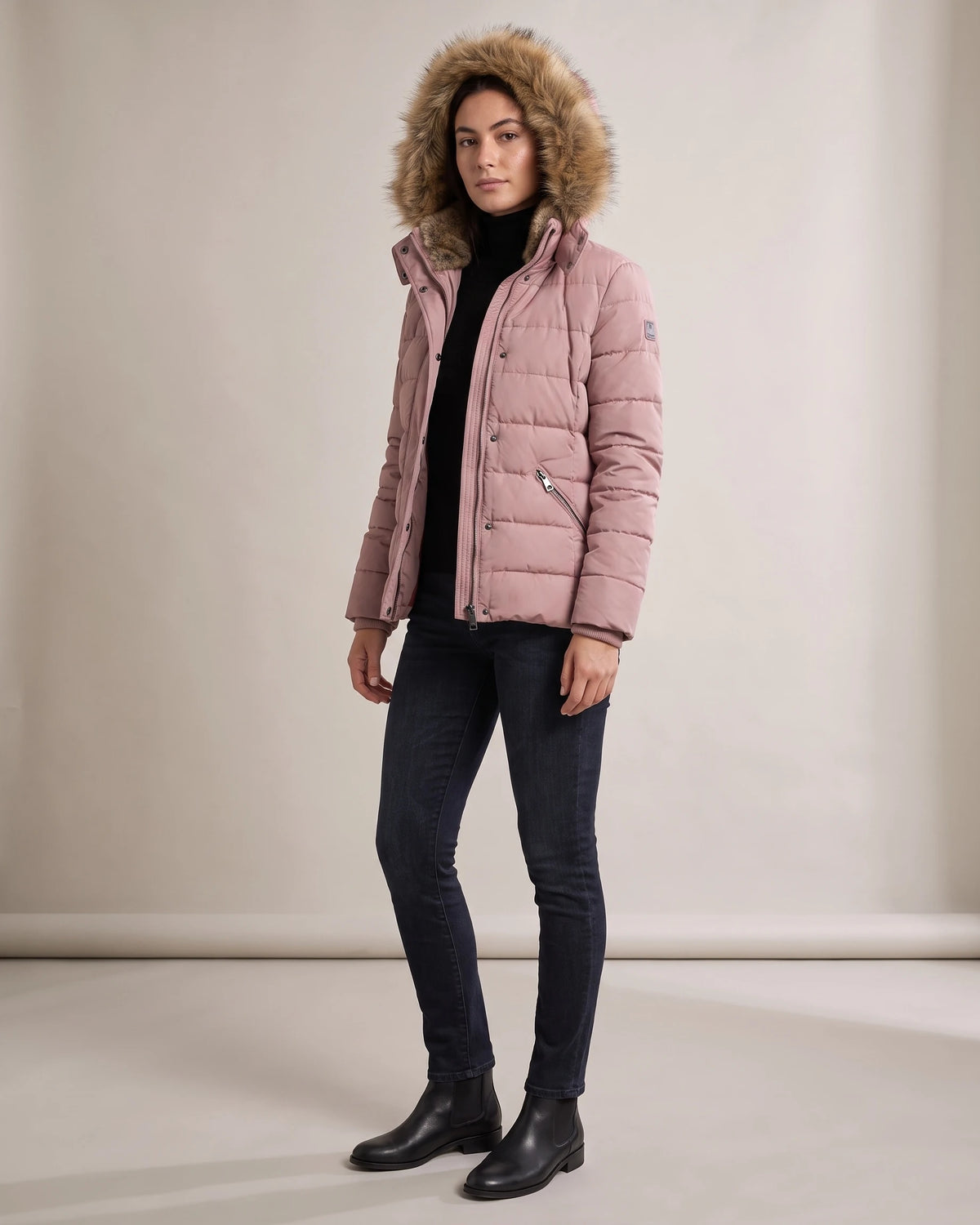 Women's Puffer Jacket with Faux Fur Hood and Zip Pockets, Fitted – Tamsin