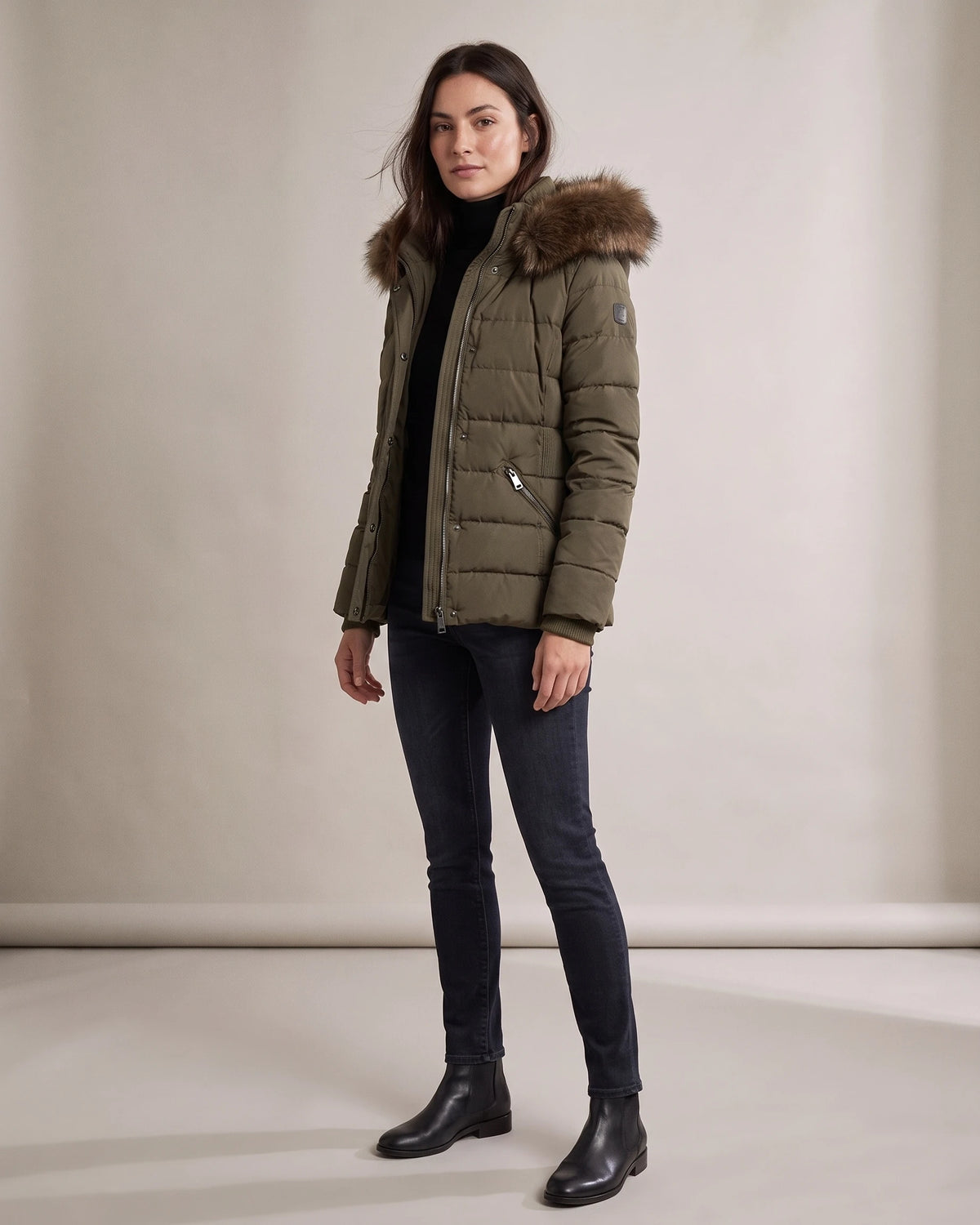 Women's Puffer Jacket with Faux Fur Hood and Zip Pockets, Fitted – Tamsin