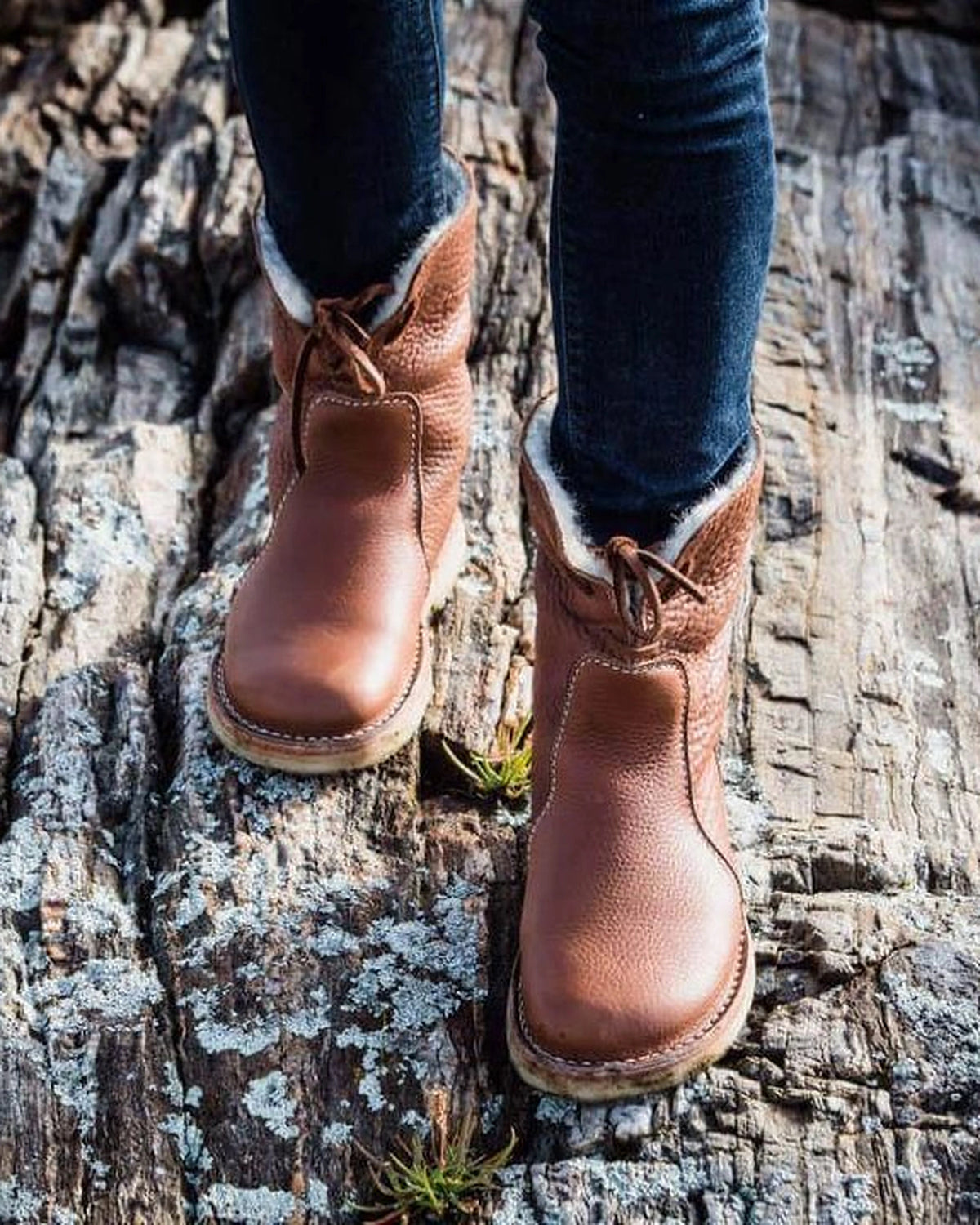 Women's Lace-Up Shearling Cuff Leather Ankle Boots with Pebbled Grain Finish – Darcy Grey