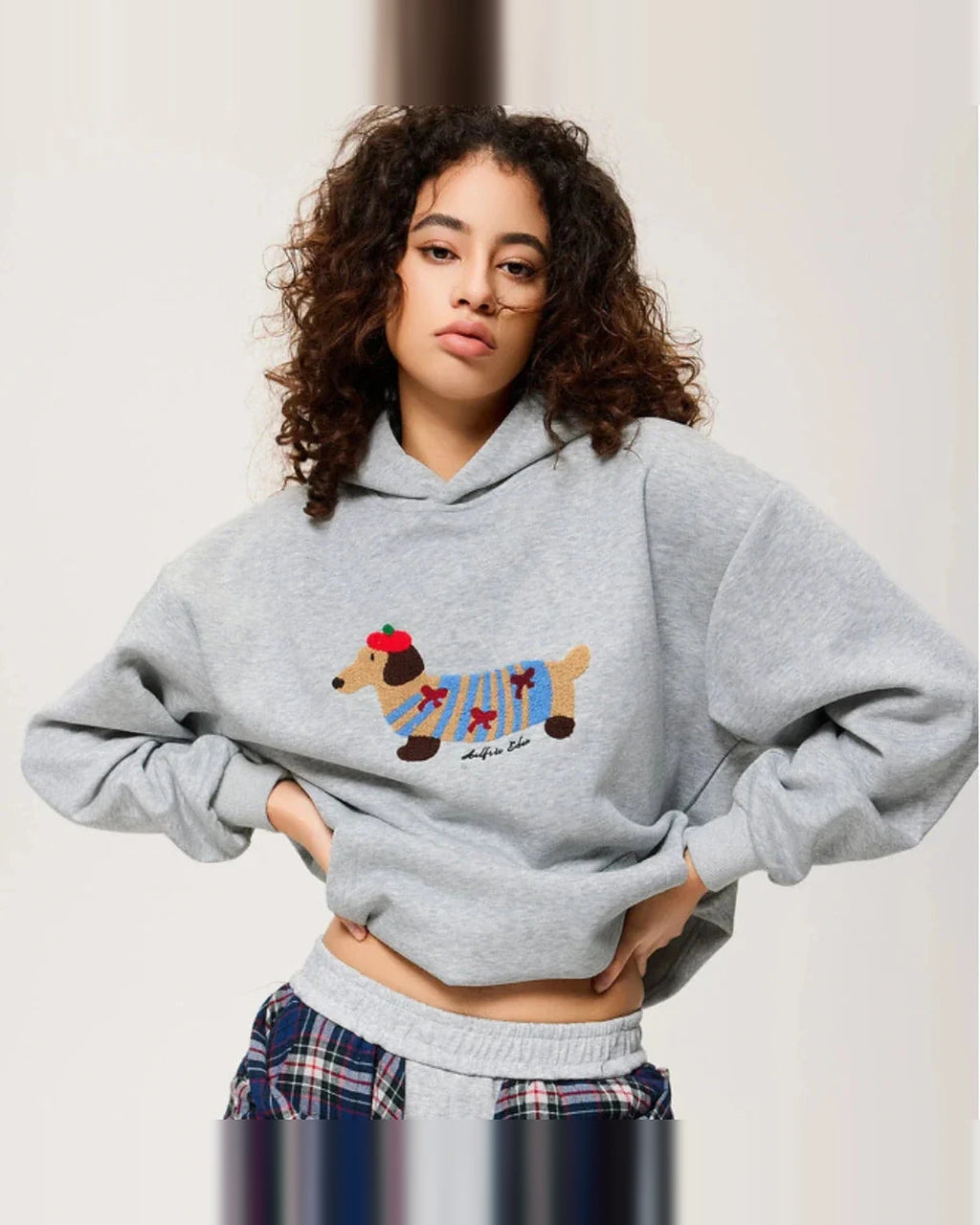 Women's Oversized Hoodie with Embroidered Dachshund and Kangaroo Pocket – Amelie