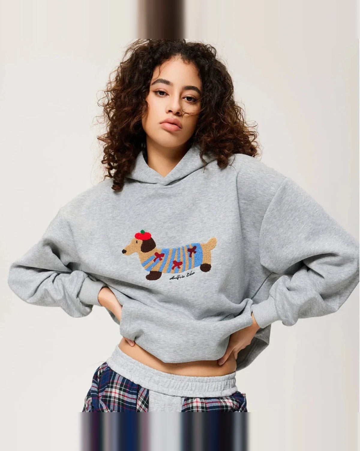 Women's Oversized Hoodie with Embroidered Dachshund and Kangaroo Pocket – Amelie