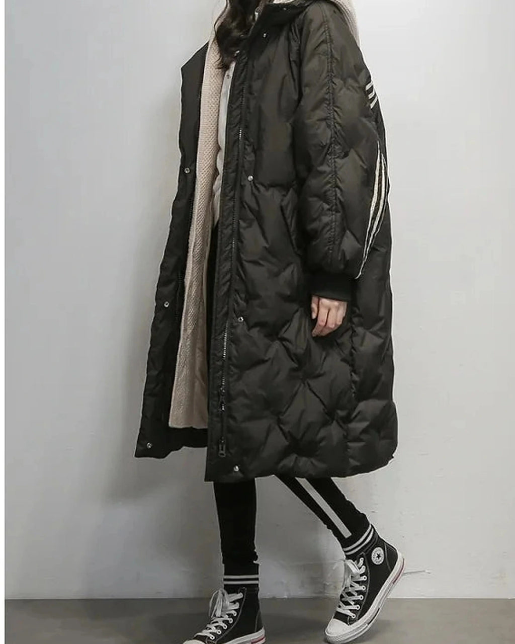 Women's Oversized Long Puffer Coat with Hood and Contrast Stripe Sleeves – Ottilie