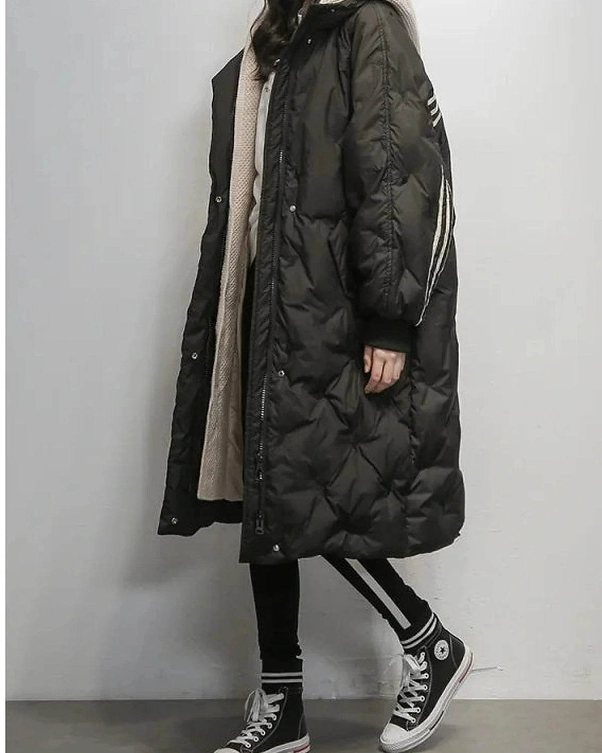 Women's Oversized Long Puffer Coat with Hood and Contrast Stripe Sleeves – Ottilie