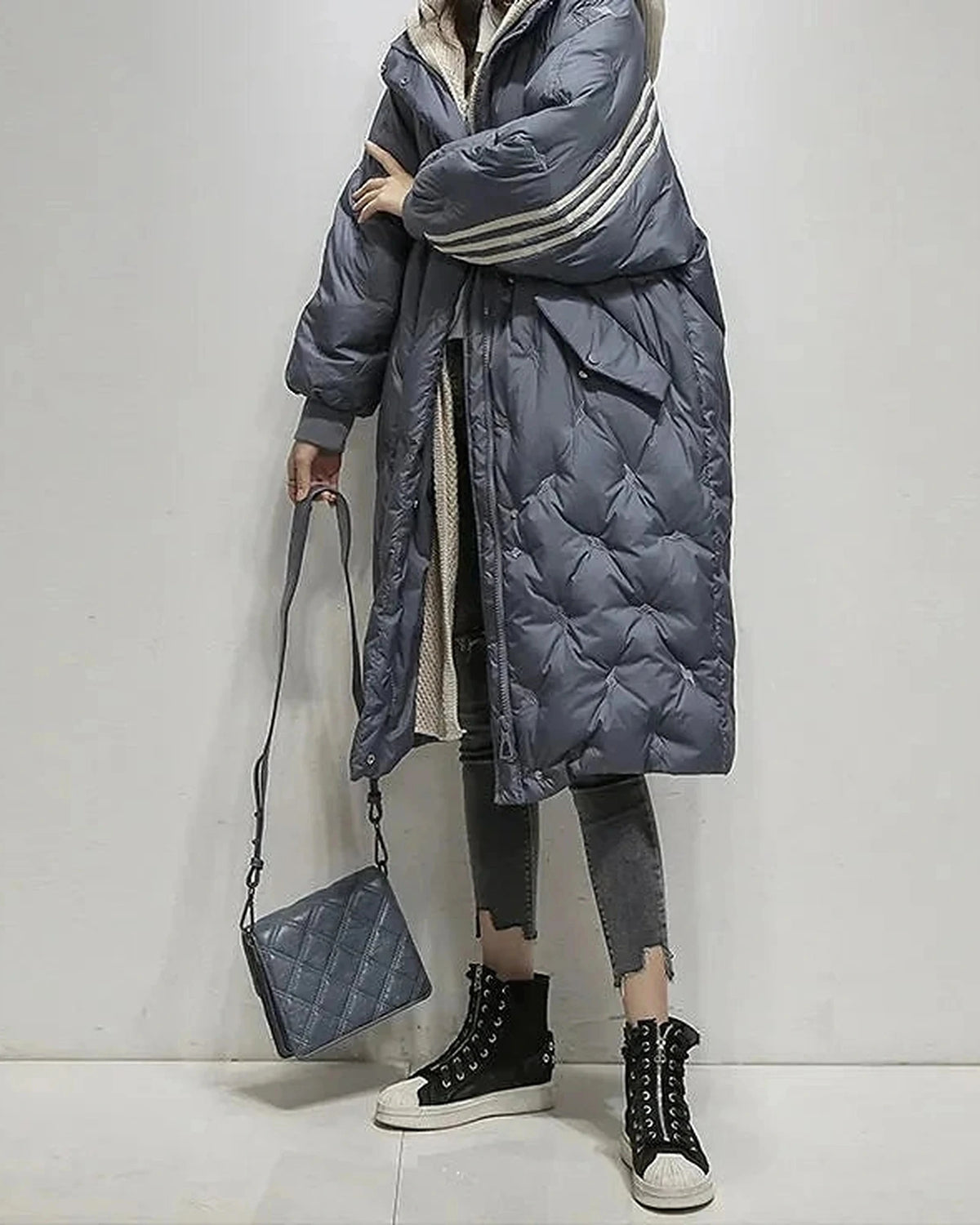 Women's Oversized Long Puffer Coat with Hood and Contrast Stripe Sleeves – Ottilie