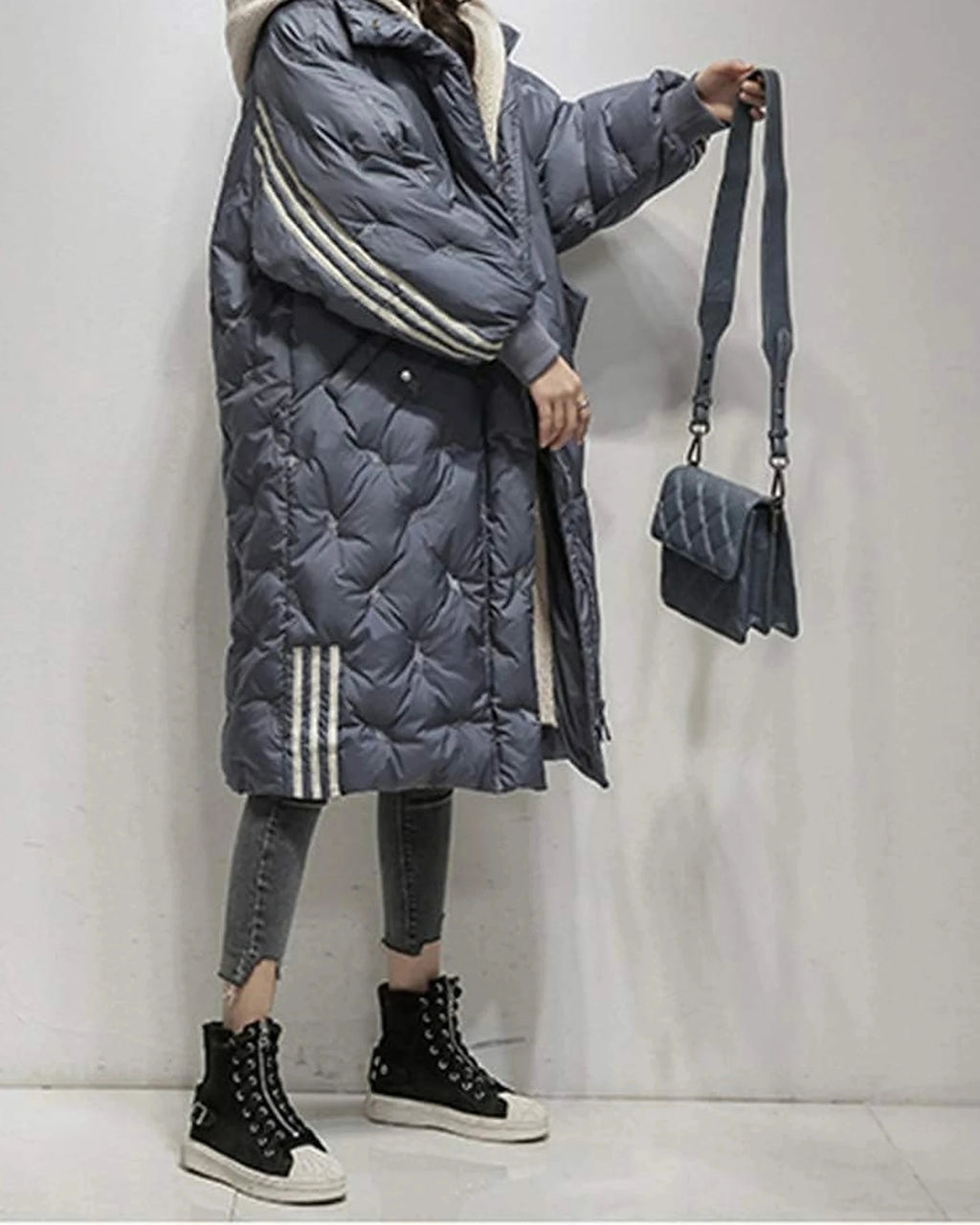 Women's Oversized Long Puffer Coat with Hood and Contrast Stripe Sleeves – Ottilie
