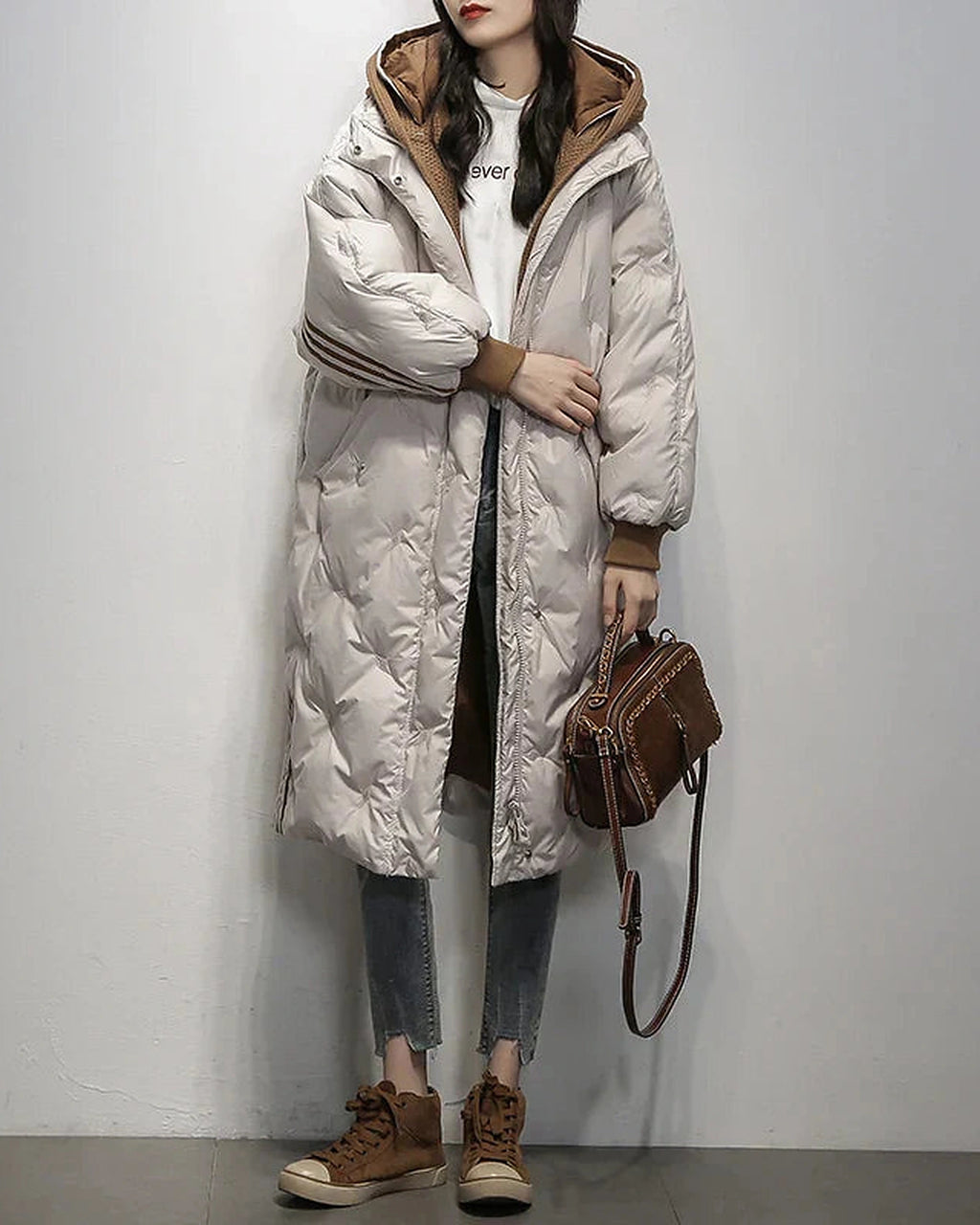 Women's Oversized Long Puffer Coat with Hood and Contrast Stripe Sleeves – Ottilie