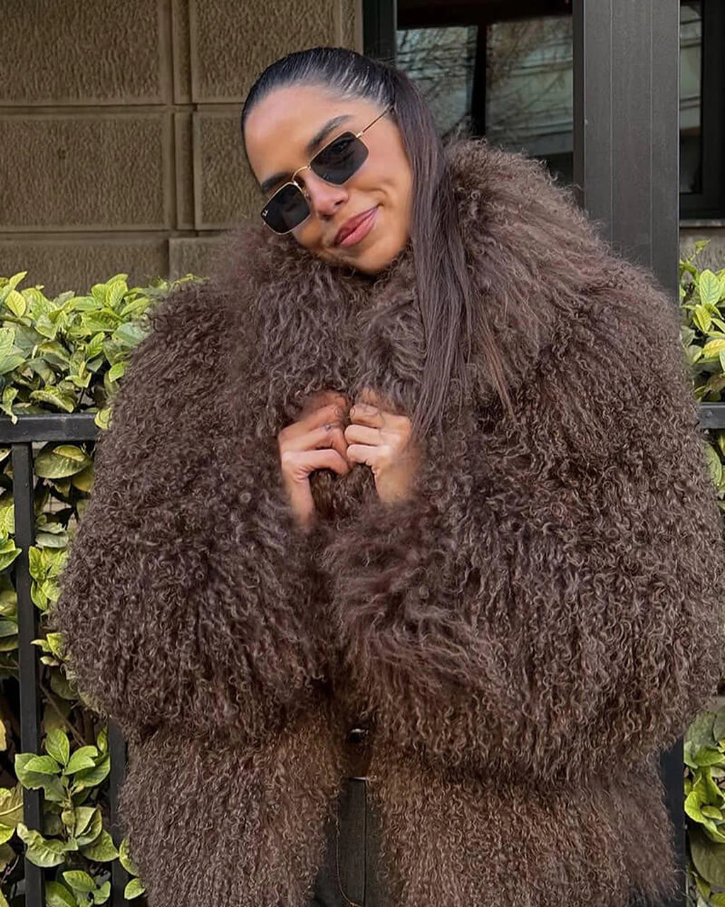 Women's Faux Fur Coat Jacket with Shaggy Collar and Long Sleeves, Oversized Fit – Violet Rose